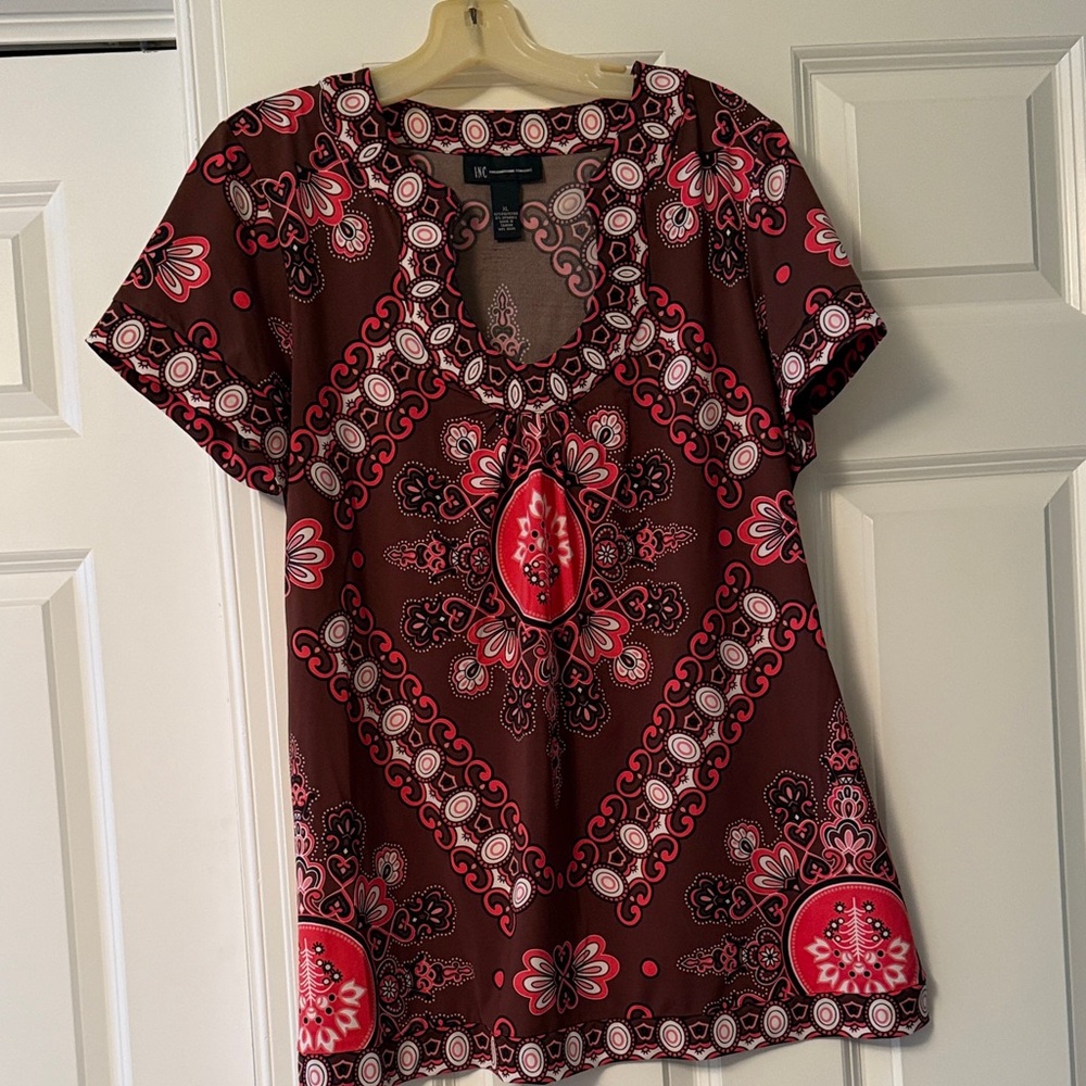 INC International Concepts Red and Pink Patterned Short Sleeve Top
